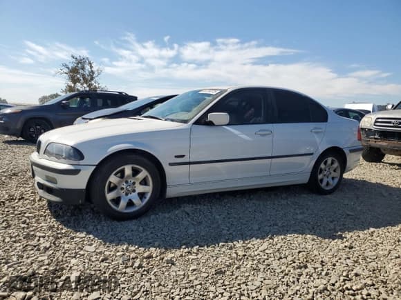 ✅ 2001 BMW 3 Series 325i • VIN: WBAAN37461ND49720 • Lot: 81226375. Wystawiony na Copart z przebiegiem 197 128 mil. Bezpłatny archiwum sprzedaży aukcyjnych z USA i szczegółowy raport historii pojazdu na DreamBid. Zdjęcie 1.