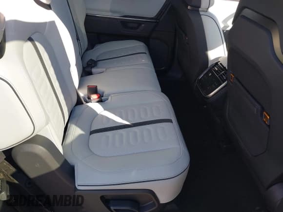 ✅ 2025 Rivian R1S Adventure • VIN: 7PDSGBBA9SN046978 • Lot: 41467922. Listed on IAAI with 2,957 mi. Free auction sales archive from the USA and detailed vehicle history report at DreamBid. Image 8.