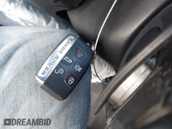 ✅ 2018 Land Rover Range Rover Evoque SE • VIN: SALVP2RX8JH289685 • Lot: 43370522. Wystawiony na IAAI z przebiegiem 112 999 mil. Bezpłatny archiwum sprzedaży aukcyjnych z USA i szczegółowy raport historii pojazdu na DreamBid. Zdjęcie 11.