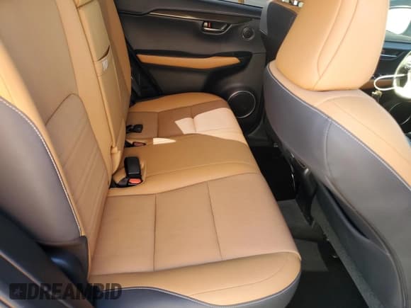 ✅ 2019 Lexus NX 300h • VIN: JTJBJRBZ5K2124274 • Lot: 71796615. Wystawiony na Copart z przebiegiem 86 943 mil. Bezpłatny archiwum sprzedaży aukcyjnych z USA i szczegółowy raport historii pojazdu na DreamBid. Zdjęcie 11.