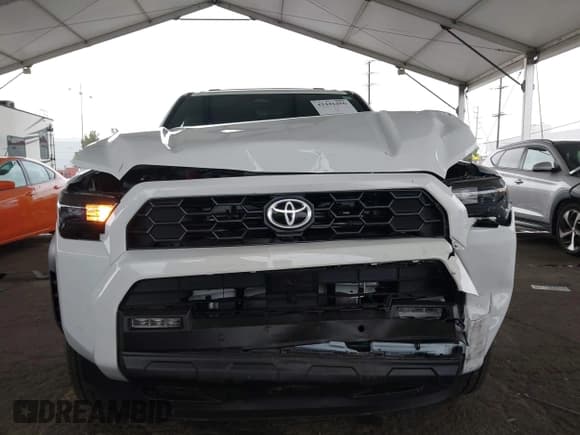 ✅ 2025 Toyota 4Runner TRD Off Road • VIN: JTEVA5BR3S5040781 • Lot: 43441456. Listed on IAAI with 1,376 mi. Free auction sales archive from the USA and detailed vehicle history report at DreamBid. Image 12.