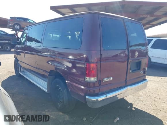 ✅ 2006 Ford Econoline Passenger XL • VIN: 1FBNE31L56HB01034 • Lot: 42118906. Wystawiony na IAAI z przebiegiem 213 621 mil. Bezpłatny archiwum sprzedaży aukcyjnych z USA i szczegółowy raport historii pojazdu na DreamBid. Zdjęcie 3.