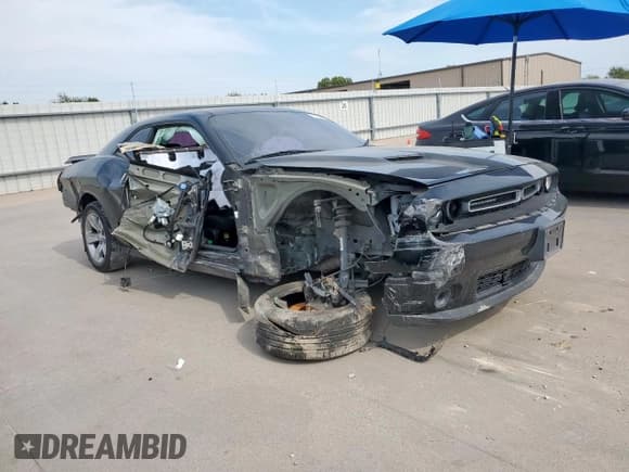 ✅ 2020 Dodge Challenger SXT • VIN: 2C3CDZAG3LH105346 • Lot: 71736465. Wystawiony na Copart z przebiegiem 106 550 mil. Bezpłatny archiwum sprzedaży aukcyjnych z USA i szczegółowy raport historii pojazdu na DreamBid. Zdjęcie 4.