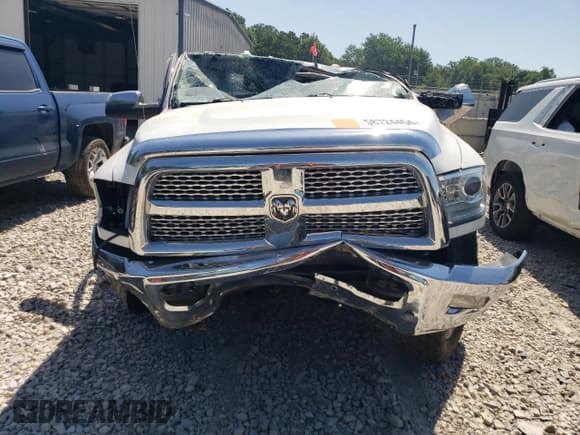 ✅ 2018 Ram 2500 Laramie • VIN: 3C6UR5NJ3JG252142 • Lot: 58724454. Listed on Copart with 99,079 mi. Free auction sales archive from the USA and detailed vehicle history report at DreamBid. Image 5.