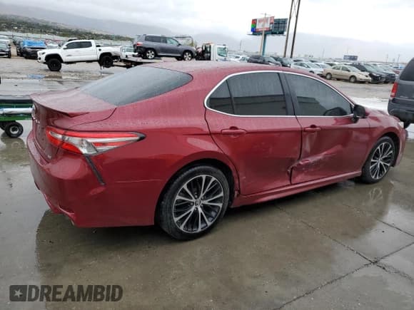✅ 2018 Toyota Camry SE • VIN: 4T1B11HK5JU564010 • Lot: 82363535. Wystawiony na Copart z przebiegiem 117 000 mil. Bezpłatny archiwum sprzedaży aukcyjnych z USA i szczegółowy raport historii pojazdu na DreamBid. Zdjęcie 3.