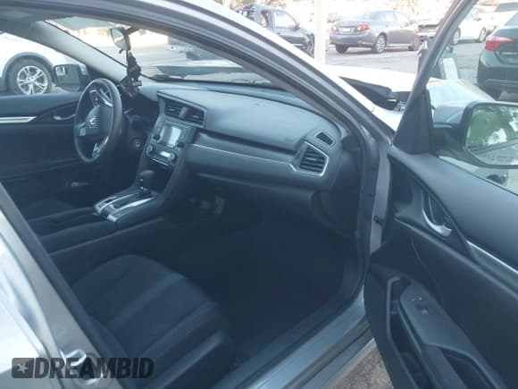 ✅ 2021 Honda Civic LX • VIN: 2HGFC2F69MH529684 • Lot: 43791007. Wystawiony na IAAI z przebiegiem 148 320 mil. Bezpłatny archiwum sprzedaży aukcyjnych z USA i szczegółowy raport historii pojazdu na DreamBid. Zdjęcie 5.