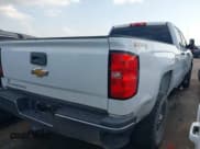 ✅ 2017 Chevrolet Silverado 2500HD Work Truck • VIN: 1GC1KUEG6HF197955 • Lot: 42968573. Wystawiony na IAAI z przebiegiem 319 387 mil. Bezpłatny archiwum sprzedaży aukcyjnych z USA i szczegółowy raport historii pojazdu na DreamBid. Zdjęcie 4.