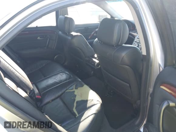 ✅ 2005 Acura RL • VIN: JH4KB16515C017891 • Lot: 43488037. Listed on IAAI with 215,611 mi. Free auction sales archive from the USA and detailed vehicle history report at DreamBid. Image 8.