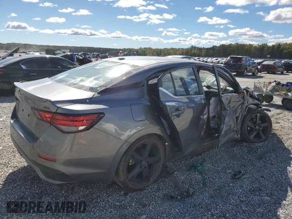✅ 2024 Nissan Sentra SR • VIN: 3N1AB8DV5RY284797 • Lot: 85764845. Listed on Copart with 17,101 mi. Free auction sales archive from the USA and detailed vehicle history report at DreamBid. Image 3.