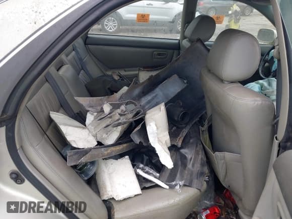 ✅ 1997 Lexus ES 300 • VIN: JT8BF22G9V0067733 • Lot: 42534764. Listed on IAAI with 350,000 mi. Free auction sales archive from the USA and detailed vehicle history report at DreamBid. Image 8.