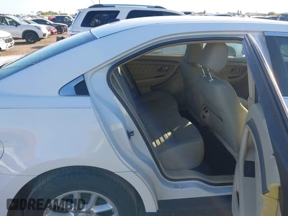 ✅ 2014 Ford Taurus SE • VIN: 1FAHP2D85EG117720 • Лот: 43704831. Опубликован ранее на IAAI с пробегом 120 745 миль. Бесплатный доступ к архиву аукционных продаж из США и подробный отчёт об истории автомобиля на DreamBid. Изображение 8.