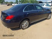 ✅ 2019 Mercedes-Benz C 300 • VIN: 55SWF8EB8KU297555 • Lot: 43025639. Wystawiony na IAAI z przebiegiem 52 152 mil. Bezpłatny archiwum sprzedaży aukcyjnych z USA i szczegółowy raport historii pojazdu na DreamBid. Zdjęcie 4.