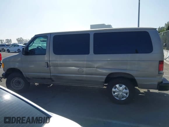 ✅ 2003 Ford Econoline Passenger XL • VIN: 1FBNE31L43HB40208 • Лот: 43653175. Опубликован ранее на IAAI с пробегом 202 866 миль. Бесплатный доступ к архиву аукционных продаж из США и подробный отчёт об истории автомобиля на DreamBid. Изображение 15.