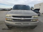 ✅ 2002 Chevrolet Suburban LS • VIN: 1GNEC16T92J196173 • Lot: 85029784. Wystawiony na Copart z przebiegiem 119 911 mil. Bezpłatny archiwum sprzedaży aukcyjnych z USA i szczegółowy raport historii pojazdu na DreamBid. Zdjęcie 5.
