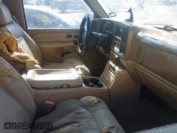 ✅ 2000 Chevrolet Suburban LS • VIN: 3GNEC16TXYG190960 • Лот: 41591948. Опубликован ранее на IAAI с пробегом 230 159 миль. Бесплатный доступ к архиву аукционных продаж из США и подробный отчёт об истории автомобиля на DreamBid. Изображение 5.