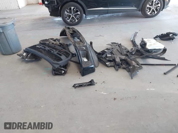 ✅ 2016 Ford F-150 Lariat • VIN: 1FTEW1CP2GFB82102 • Lot: 43576027. Wystawiony na IAAI z przebiegiem 143 763 mil. Bezpłatny archiwum sprzedaży aukcyjnych z USA i szczegółowy raport historii pojazdu na DreamBid. Zdjęcie 12.