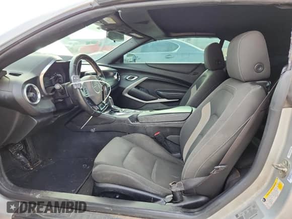 2019 Chevrolet Camaro 1LT с VIN 1G1FB3DX1K0114288, выставлен на аукционе Copart как лот 63510685 с пробегом 99 159 миль миль и Списание • Salvage title. История ставок и продаж доступна на DreamBid. Изображение 7.