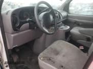 ✅ 2002 Ford Econoline Cargo • VIN: 1FTNE24L42HA52274 • Lot: 87182324. Wystawiony na Copart z przebiegiem 185 526 mil. Bezpłatny archiwum sprzedaży aukcyjnych z USA i szczegółowy raport historii pojazdu na DreamBid. Zdjęcie 8.