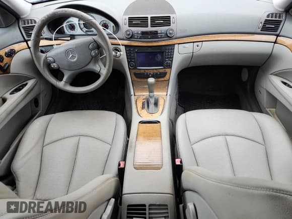 ✅ 2009 Mercedes-Benz E 350 Luxury • VIN: WDBUF56X89B418646 • Lot: 80753155. Wystawiony na Copart z przebiegiem 146 316 mil. Bezpłatny archiwum sprzedaży aukcyjnych z USA i szczegółowy raport historii pojazdu na DreamBid. Zdjęcie 8.