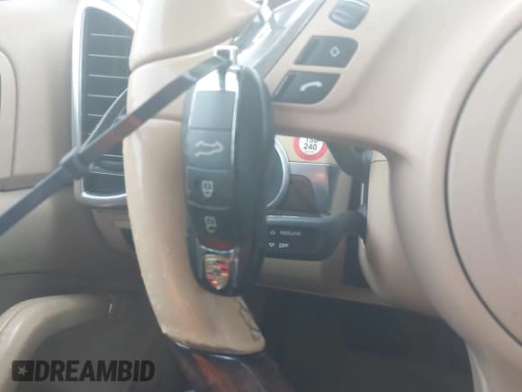 ✅ 2012 Porsche Cayenne • VIN: WP1AA2A22CLA07997 • Lot: 42311645. Listed on IAAI with 119,547 mi. Free auction sales archive from the USA and detailed vehicle history report at DreamBid. Image 11.