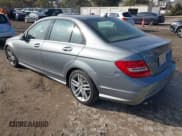 ✅ 2013 Mercedes-Benz C 300 Sport • VIN: WDDGF8AB8DR251772 • Lot: 41464772. Wystawiony na IAAI z przebiegiem 70 950 mil. Bezpłatny archiwum sprzedaży aukcyjnych z USA i szczegółowy raport historii pojazdu na DreamBid. Zdjęcie 3.