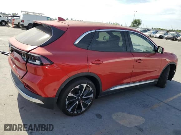 ✅ 2023 VinFast VF 8 Plus • VIN: RLLV1AFA5PH003227 • Lot: 58780524. Wystawiony na Copart z przebiegiem 18 mil. Bezpłatny archiwum sprzedaży aukcyjnych z USA i szczegółowy raport historii pojazdu na DreamBid. Zdjęcie 3.