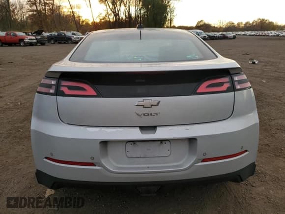 ✅ 2015 Chevrolet Volt • VIN: 1G1RD6E45FU112068 • Lot: 85961045. Wystawiony na Copart z przebiegiem 272 243 mil. Bezpłatny archiwum sprzedaży aukcyjnych z USA i szczegółowy raport historii pojazdu na DreamBid. Zdjęcie 6.