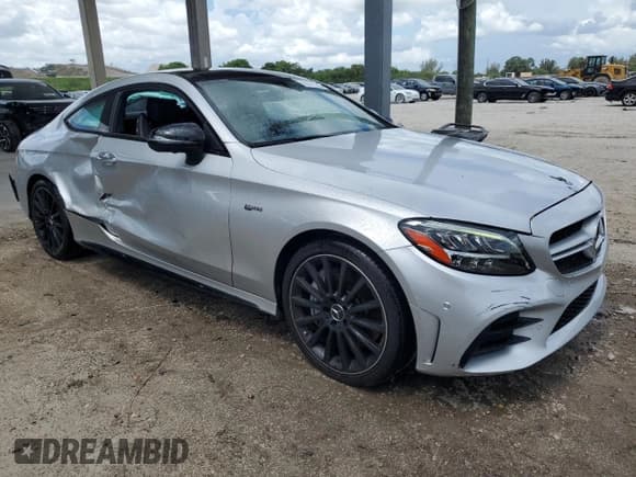 ✅ 2020 Mercedes-Benz C 43 AMG • VIN: W1KWJ6EB0LG027821 • Lot: 60077765. Wystawiony na Copart z przebiegiem 35 016 mil. Bezpłatny archiwum sprzedaży aukcyjnych z USA i szczegółowy raport historii pojazdu na DreamBid. Zdjęcie 4.