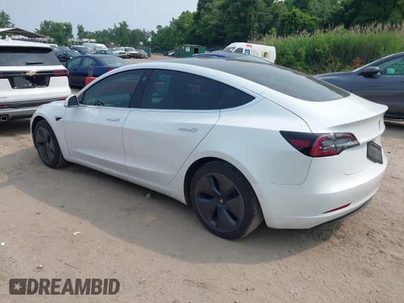 ✅ 2020 Tesla Model 3 Long Range • VIN: 5YJ3E1EB4LF637770 • Lot: 42424119. Wystawiony na IAAI z przebiegiem 67 112 mil. Bezpłatny archiwum sprzedaży aukcyjnych z USA i szczegółowy raport historii pojazdu na DreamBid. Zdjęcie 3.