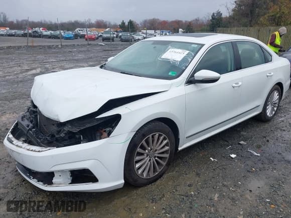 ✅ 2017 Volkswagen Passat SE • VIN: 1VWBT7A31HC029208 • Лот: 43764423. Опубликован ранее на IAAI с пробегом 79 550 миль. Бесплатный доступ к архиву аукционных продаж из США и подробный отчёт об истории автомобиля на DreamBid. Изображение 19.