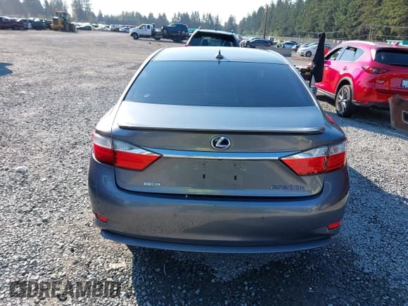 ✅ 2013 Lexus ES 300h • VIN: JTHBW1GGXD2035783 • Lot: 43359517. Listed on IAAI with 158,249 mi. Free auction sales archive from the USA and detailed vehicle history report at DreamBid. Image 16.