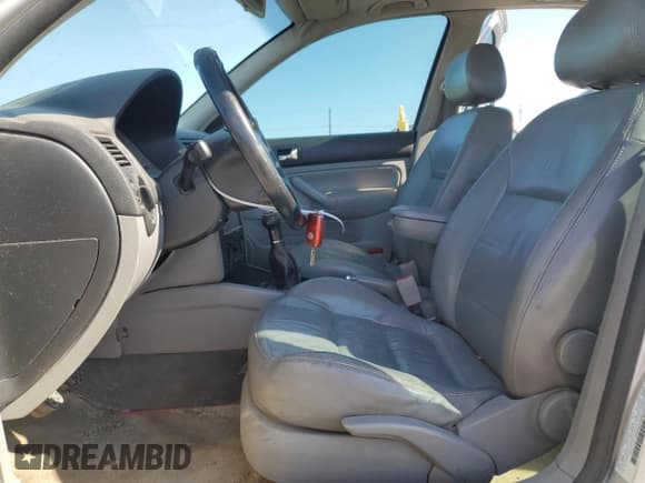 ✅ 2003 Volkswagen Jetta GLS • VIN: 3VWSP69M33M082446 • Lot: 60245015. Listed on Copart with 283,495 mi. Free auction sales archive from the USA and detailed vehicle history report at DreamBid. Image 7.