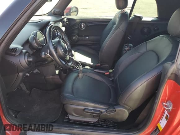 ✅ 2019 MINI Convertible Cooper • VIN: WMWWG5C5XK3F79655 • Лот: 51771384. Опубликован ранее на Copart с пробегом 42 146 миль. Бесплатный доступ к архиву аукционных продаж из США и подробный отчёт об истории автомобиля на DreamBid. Изображение 7.