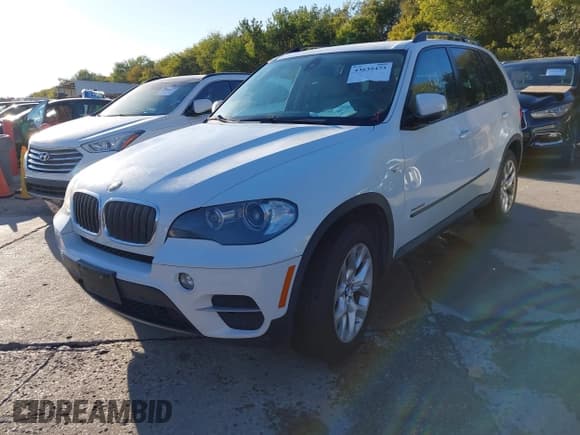 ✅ 2011 BMW X5 35i • VIN: 5UXZV4C58BL405627 • Lot: 43635473. Wystawiony na IAAI z przebiegiem 83 889 mil. Bezpłatny archiwum sprzedaży aukcyjnych z USA i szczegółowy raport historii pojazdu na DreamBid. Zdjęcie 2.