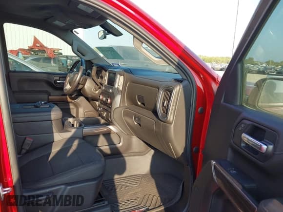 ✅ 2021 Chevrolet Silverado 1500 LT Trail Boss • VIN: 1GCPYFEL2MZ386824 • Lot: 43395336. Wystawiony na IAAI z przebiegiem 70 010 mil. Bezpłatny archiwum sprzedaży aukcyjnych z USA i szczegółowy raport historii pojazdu na DreamBid. Zdjęcie 5.