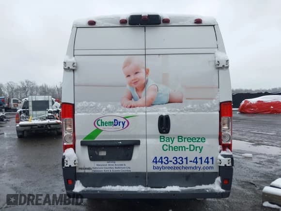 ✅ 2018 Ram ProMaster Cargo • VIN: 3C6URVJG8JE101237 • Lot: 43797901. Listed on IAAI with 169,686 mi. Free auction sales archive from the USA and detailed vehicle history report at DreamBid. Image 16.