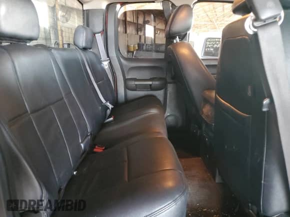 2010 Chevrolet Silverado 1500 LT with VIN 1GCSKSE34AZ160056, listed as a Copart auction lot 85420705 with 196,284 mi miles and Salvage title. Bid and sale history available at DreamBid. Image 10.