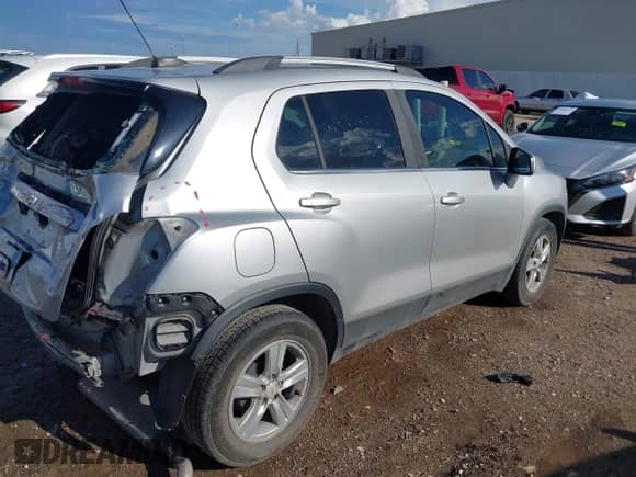 2016 Chevrolet Trax LT z VIN KL7CJLSB5GB761841, wystawiony jako IAAI lot #43273043 z przebiegiem 80 661 mil mil oraz . Historia ofert i sprzedaży dostępna na DreamBid. Obrazek 4.