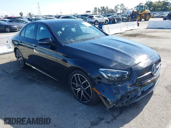 ✅ 2022 Mercedes-Benz E 350 • VIN: W1KZF8DB2NB096182 • Lot: 43758535. Listed on IAAI with 90,993 mi. Free auction sales archive from the USA and detailed vehicle history report at DreamBid. Image 1.