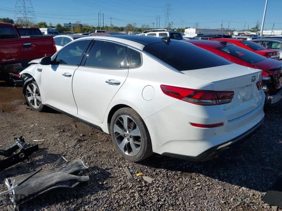 ✅ 2019 Kia Optima LX • VIN: 5XXGT4L30KG306779 • Lot: 43493768. Wystawiony na IAAI z przebiegiem Nie podano. Bezpłatny archiwum sprzedaży aukcyjnych z USA i szczegółowy raport historii pojazdu na DreamBid. Zdjęcie 3.