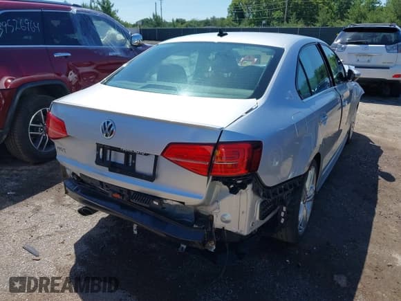 ✅ 2016 Volkswagen Jetta GLI SE • VIN: 3VW4T7AJ5GM227388 • Lot: 39520875. Wystawiony na IAAI z przebiegiem 71 008 mil. Bezpłatny archiwum sprzedaży aukcyjnych z USA i szczegółowy raport historii pojazdu na DreamBid. Zdjęcie 4.