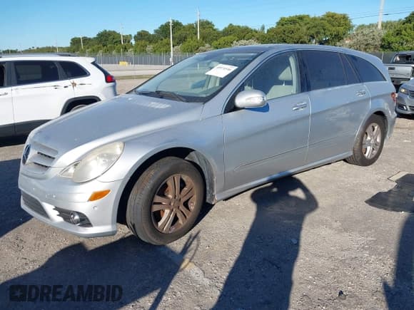 ✅ 2009 Mercedes-Benz R 3.5L • VIN: 4JGCB65E79A091818 • Лот: 40974146. Опубликован ранее на IAAI с пробегом 131 515 миль. Бесплатный доступ к архиву аукционных продаж из США и подробный отчёт об истории автомобиля на DreamBid. Изображение 2.
