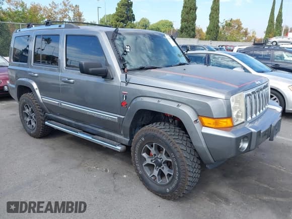 ✅ 2007 Jeep Commander Limited • VIN: 1J8HG58277C657056 • Lot: 43490802. Wystawiony na IAAI z przebiegiem 119 538 mil. Bezpłatny archiwum sprzedaży aukcyjnych z USA i szczegółowy raport historii pojazdu na DreamBid. Zdjęcie 1.