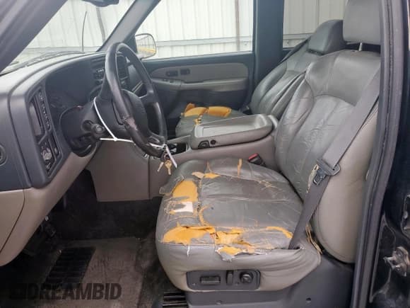 ✅ 2000 Chevrolet Suburban LS • VIN: 3GNFK16T6YG169305 • Лот: 80689625. Опубликован ранее на Copart с пробегом 204 160 миль. Бесплатный доступ к архиву аукционных продаж из США и подробный отчёт об истории автомобиля на DreamBid. Изображение 7.