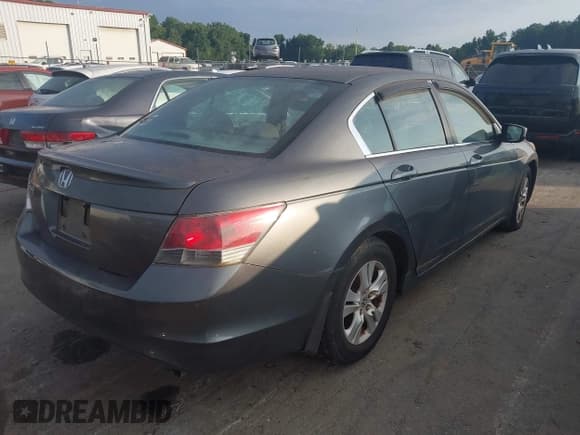 ✅ 2008 Honda Accord LX-P • VIN: 1HGCP26458A063066 • Lot: 43033643. Listed on IAAI with 285,399 mi. Free auction sales archive from the USA and detailed vehicle history report at DreamBid. Image 4.