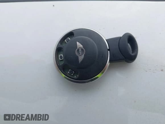 ✅ 2009 MINI Hardtop S • VIN: WMWMF73529TT94609 • Lot: 42967002. Wystawiony na IAAI z przebiegiem 112 402 mil. Bezpłatny archiwum sprzedaży aukcyjnych z USA i szczegółowy raport historii pojazdu na DreamBid. Zdjęcie 11.