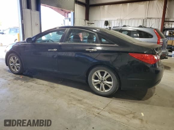 ✅ 2013 Hyundai Sonata SE • VIN: 5NPEC4AC2DH724102 • Lot: 90995505. Listed on Copart with 157,109 mi. Free auction sales archive from the USA and detailed vehicle history report at DreamBid. Image 2.