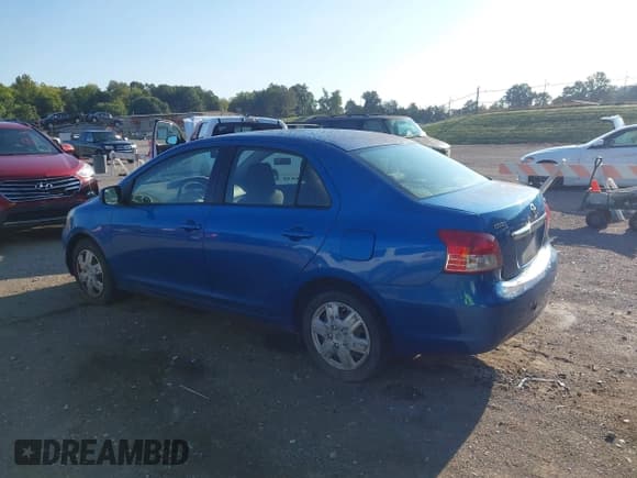 ✅ 2010 Toyota Yaris • VIN: JTDBT4K34A4073333 • Lot: 43173872. Listed on IAAI with 261,655 mi. Free auction sales archive from the USA and detailed vehicle history report at DreamBid. Image 3.