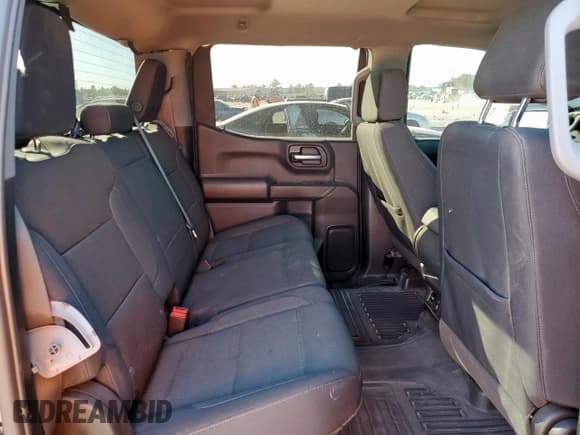 ✅ 2024 Chevrolet Silverado 1500 • VIN: 3GCUD4ED0RG174670 • Lot: 92174515. Wystawiony na Copart z przebiegiem 11 831 mil. Bezpłatny archiwum sprzedaży aukcyjnych z USA i szczegółowy raport historii pojazdu na DreamBid. Zdjęcie 10.