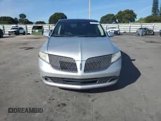 ✅ 2013 Lincoln MKT EcoBoost • VIN: 2LMHJ5AT9DBL55887 • Lot: 92597095. Wystawiony na Copart z przebiegiem 133 501 mil. Bezpłatny archiwum sprzedaży aukcyjnych z USA i szczegółowy raport historii pojazdu na DreamBid. Zdjęcie 5.